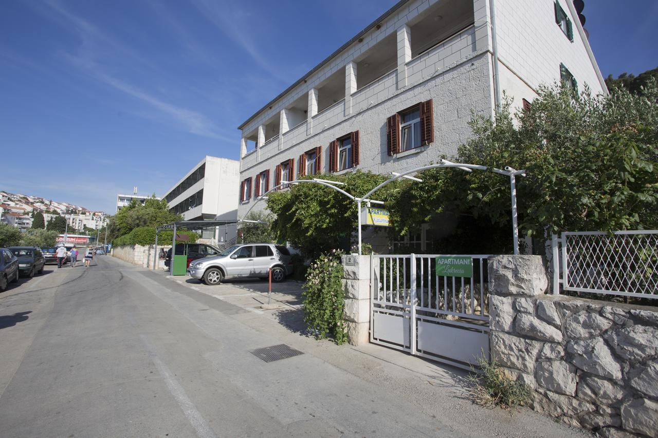 Apartments Lukrecia Hvar Town Bagian luar foto